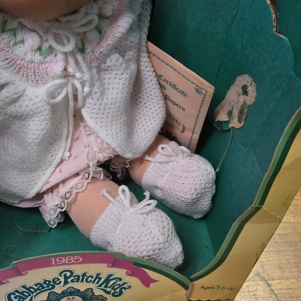 Cabbage Patch Kids 1985 16in Girl Doll MPN 3900 Soft Body in Original Box